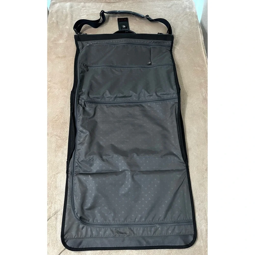 Tumi Alpha Tri-Fold Carry-On Garment Bag 22133D4 Black Nylon SuitBag travel